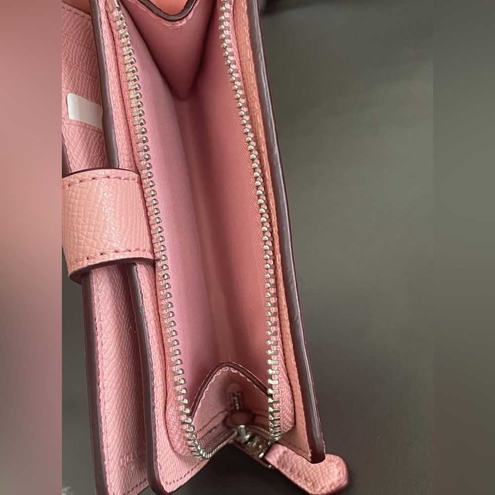 NWOT!COACH MEDIUM CORNER ZIP WALLET(COACH 11484)IM/CANDY PINK - Picture 4 of 5